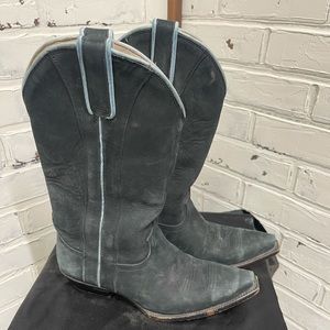 Beautiful black suede material snip toe boots by Lane